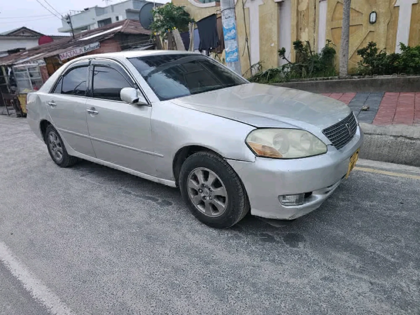 Toyota Mark II Grand Sedan 2000 thumbnail 2