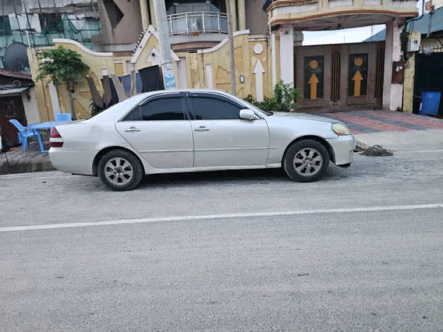 Toyota Mark II Grand Sedan 2000 thumbnail 6