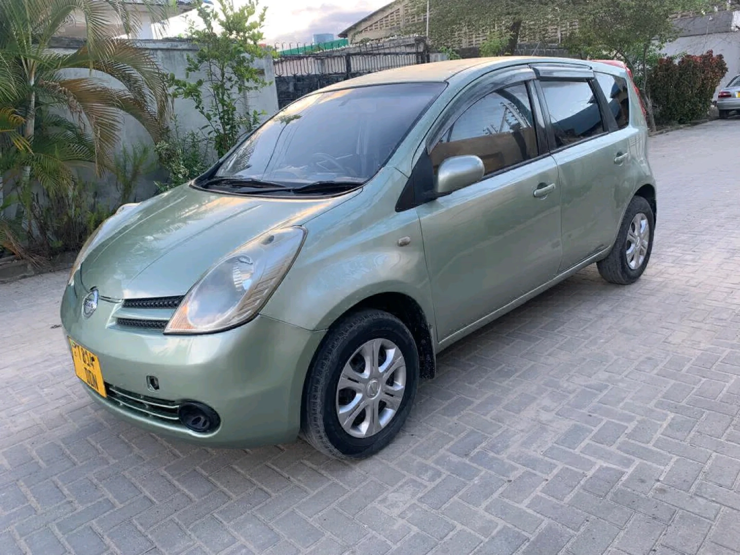 Nissan Note 2005 (1490 CC) Full AC thumbnail 3