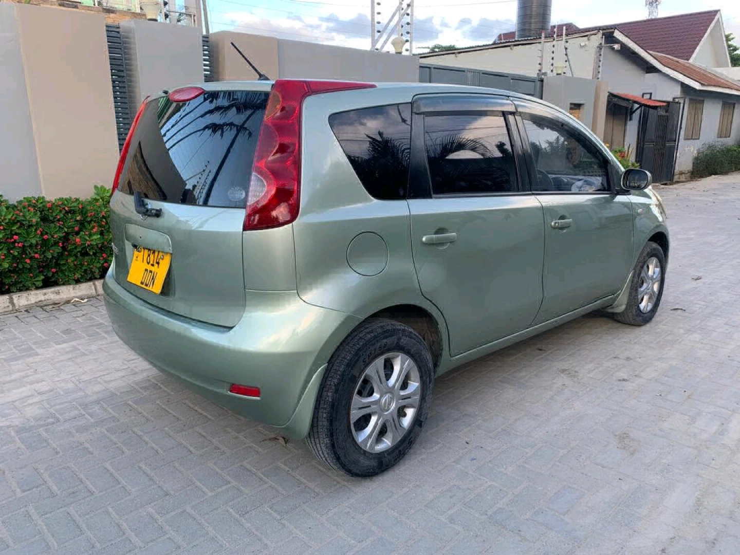 Nissan Note 2005 (1490 CC) Full AC thumbnail 4