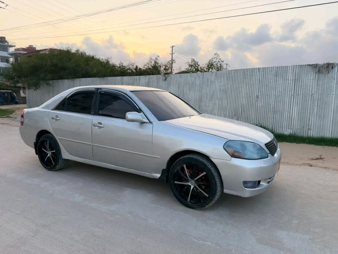Toyota Mark II GX110 Silver Sedan thumbnail 2