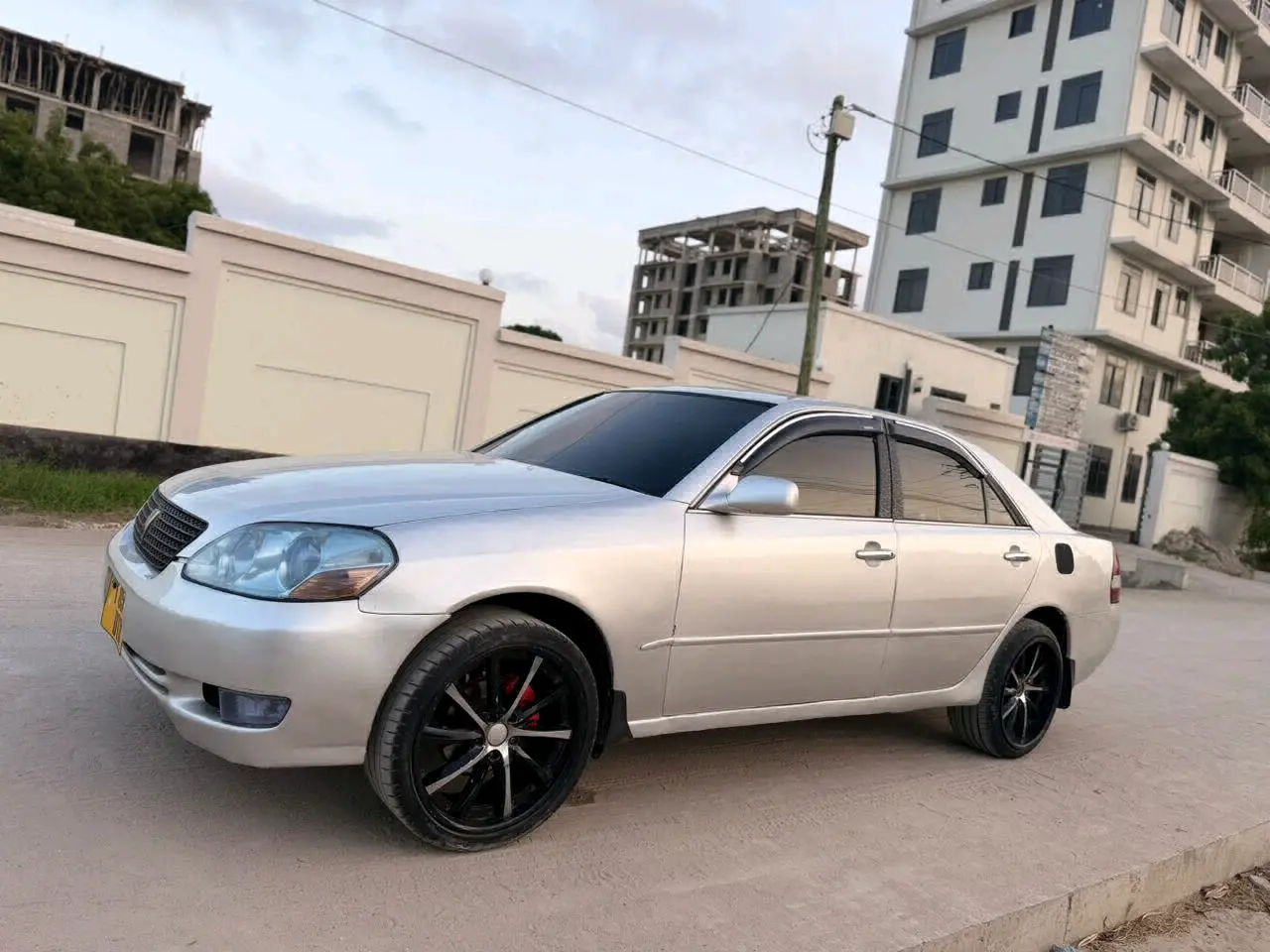 Toyota Mark II GX110 Silver Sedan thumbnail 3