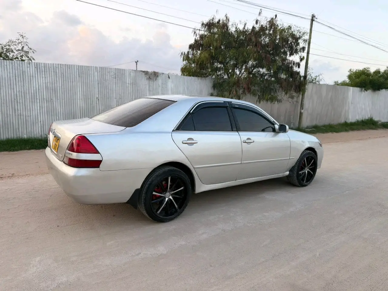 Toyota Mark II GX110 Silver Sedan thumbnail 4