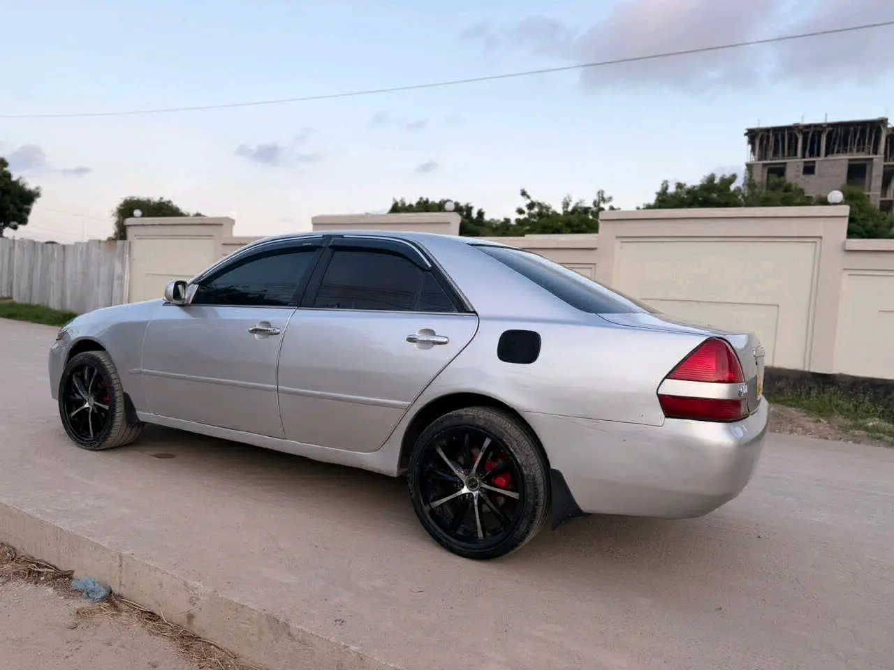 Toyota Mark II GX110 Silver Sedan thumbnail 5