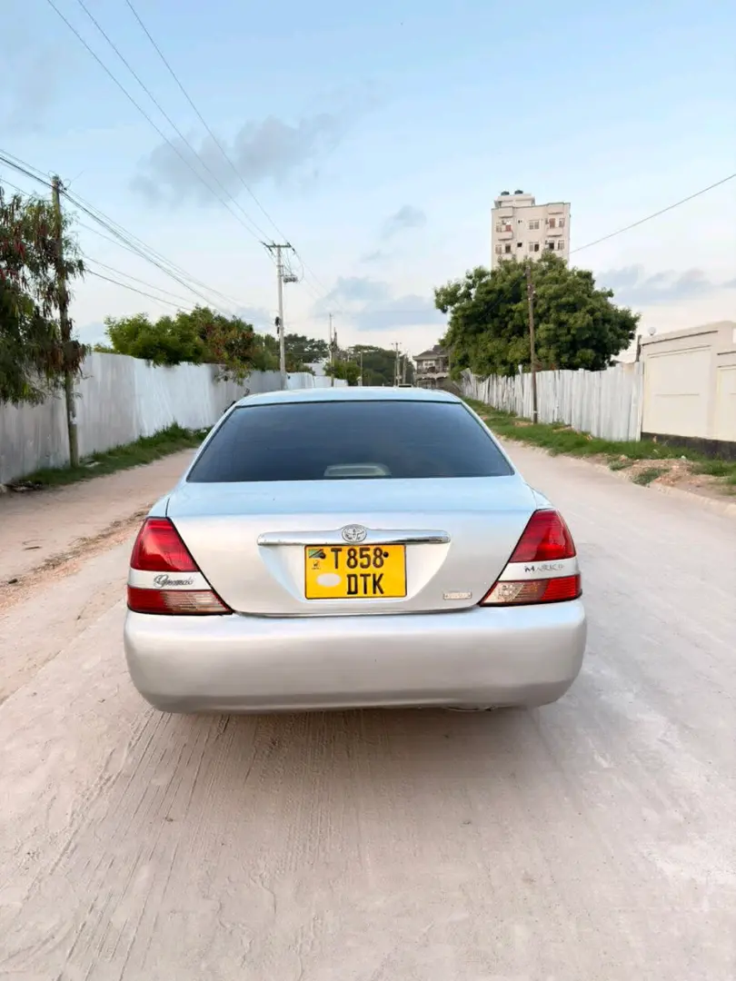 Toyota Mark II GX110 Silver Sedan thumbnail 8