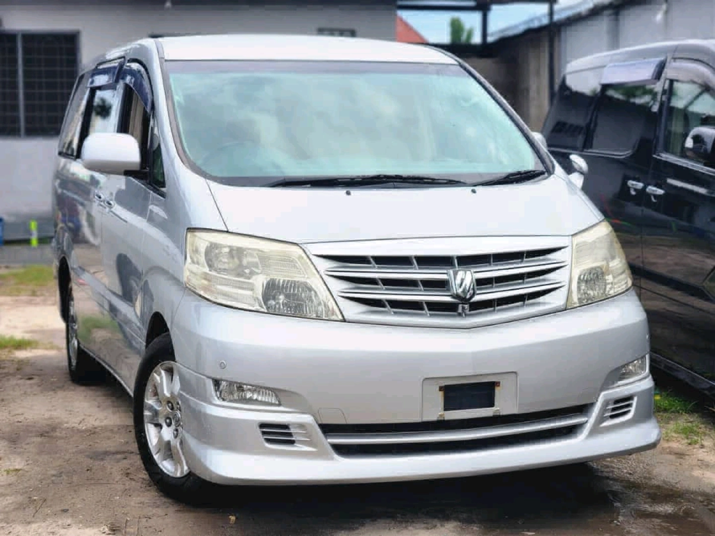 Toyota Alphard 2005 Silver MPV