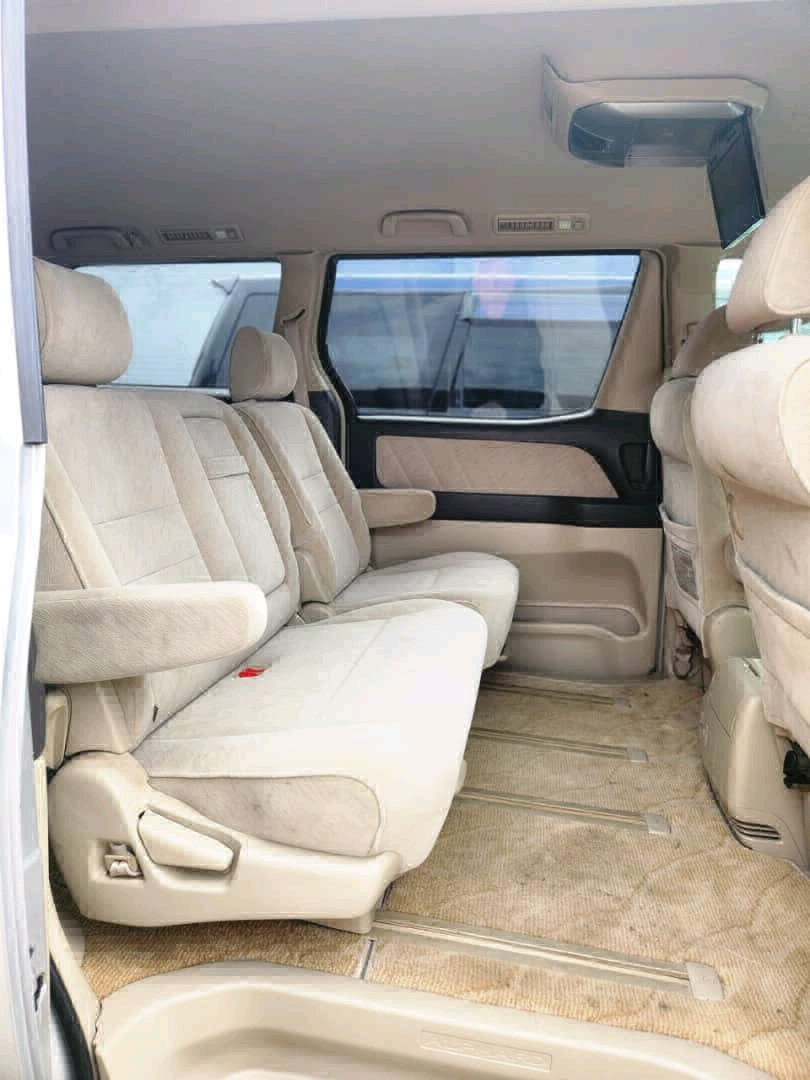 Toyota Alphard 2005 Silver MPV thumbnail 6