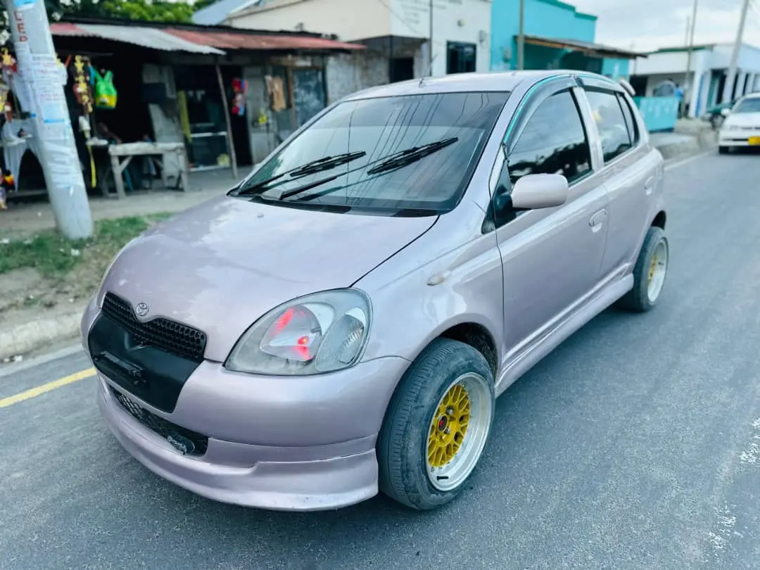 Toyota Vitz Full AC Low Mileage (6.8 Million TZS) thumbnail 2