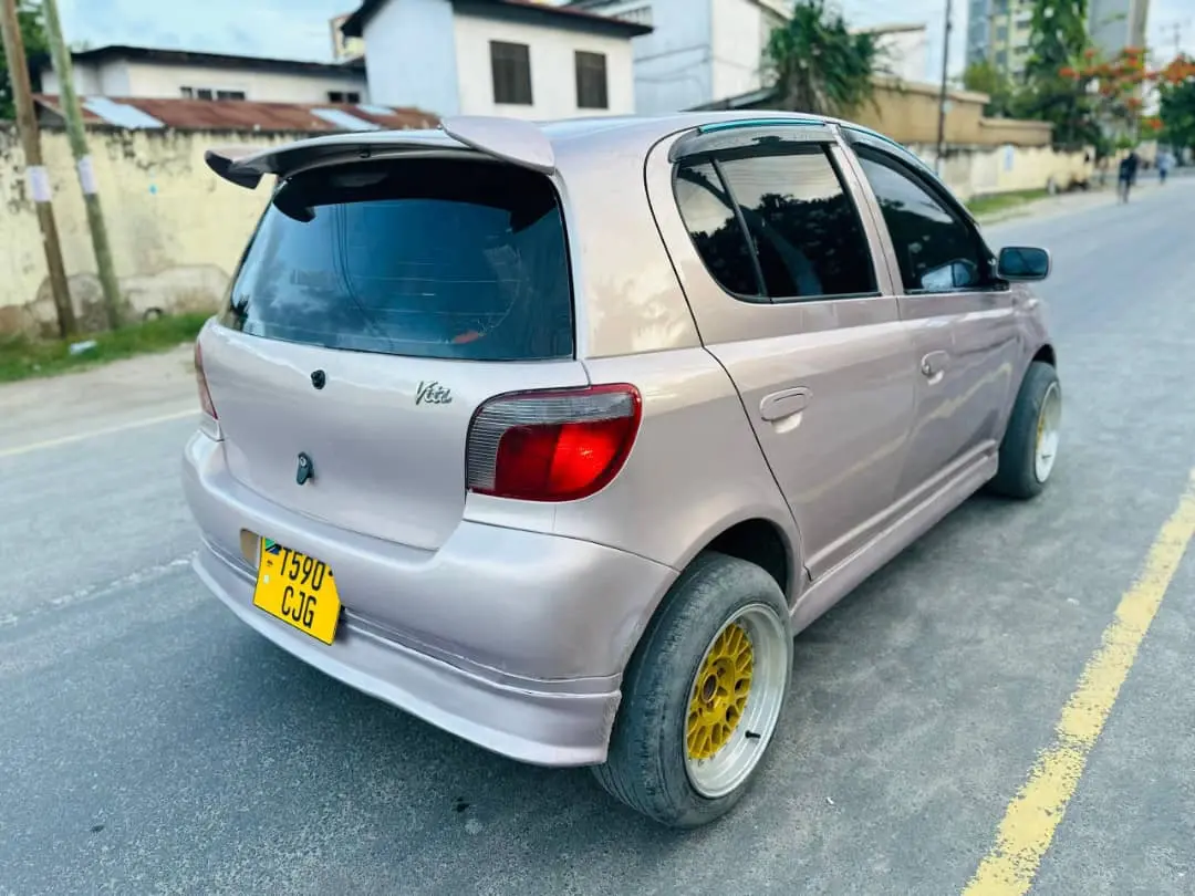 Toyota Vitz Full AC Low Mileage (6.8 Million TZS) thumbnail 5