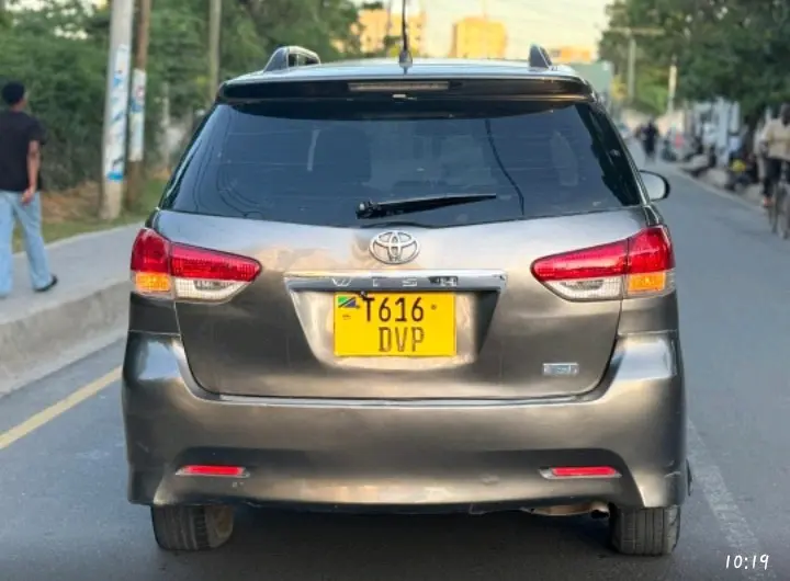 Toyota Wish (Grey) thumbnail 5