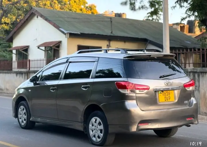 Toyota Wish (Grey) thumbnail 7