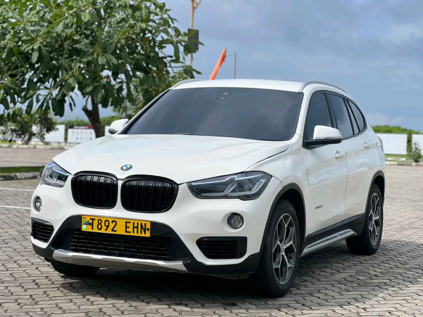 Used White 2015 BMW X1 SUV thumbnail 3