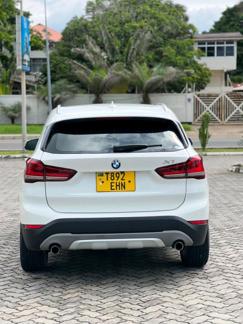 Used White 2015 BMW X1 SUV thumbnail 4