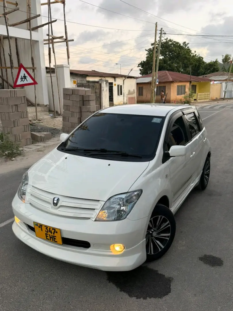 Toyota Ist 2004, 1290cc, 88,351 km
