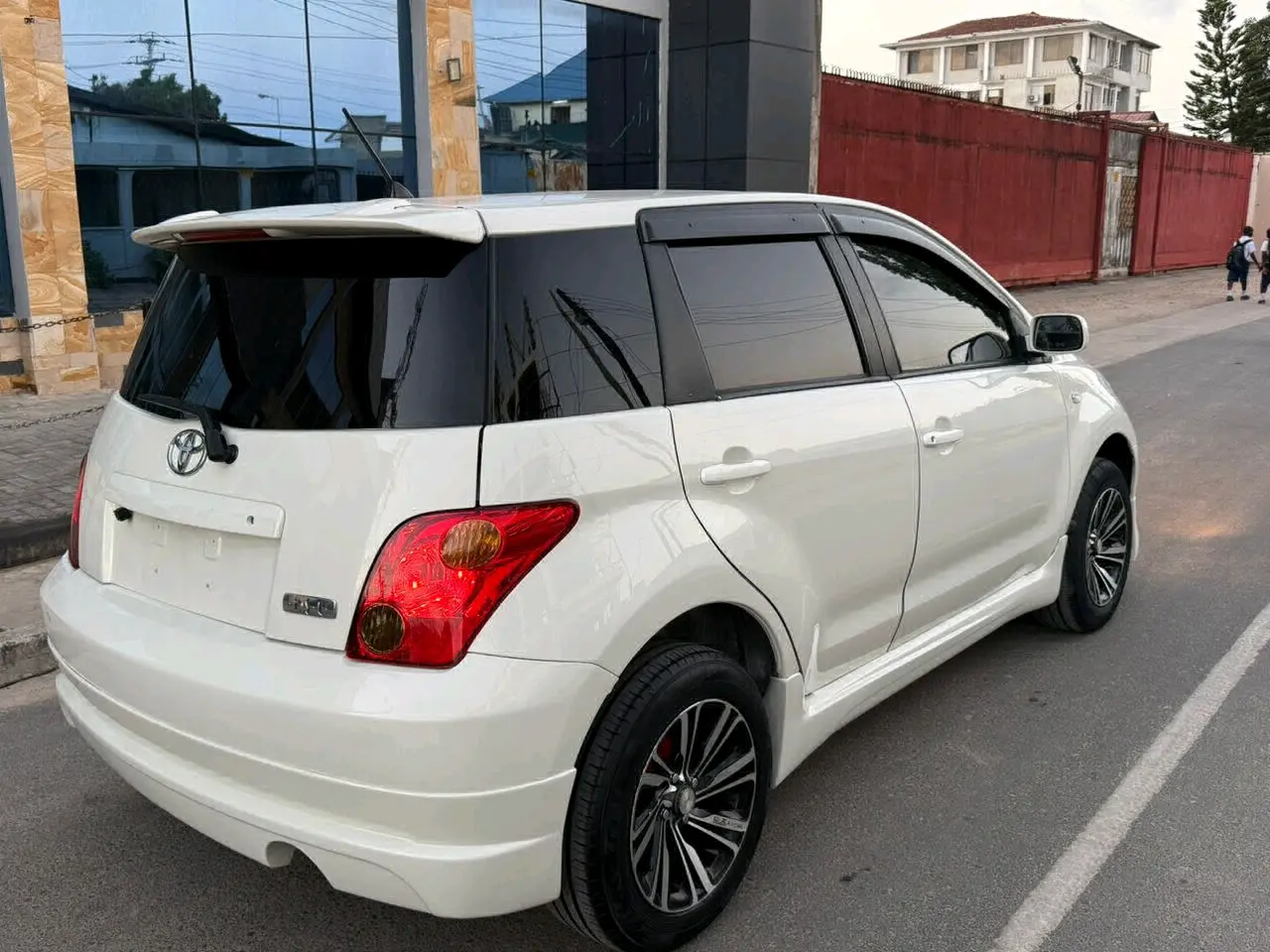 Toyota Ist 2004, 1290cc, 88,351 km thumbnail 4