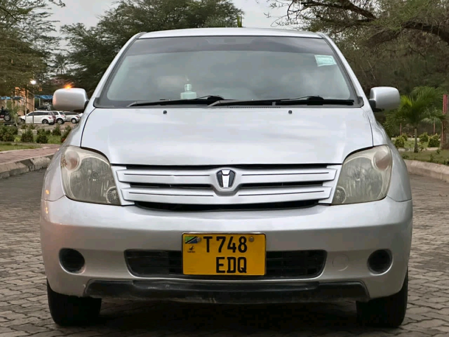 Toyota Ist Car 2004 Silver