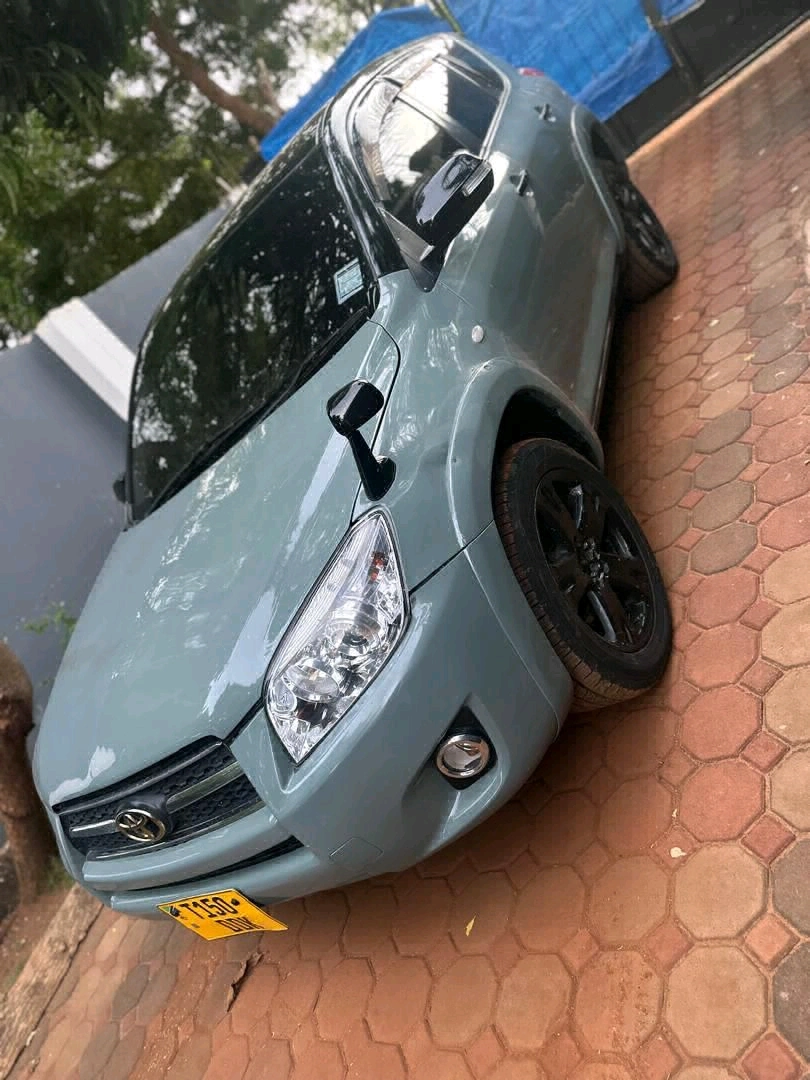 Used 2007 Toyota RAV4 SUV thumbnail 2