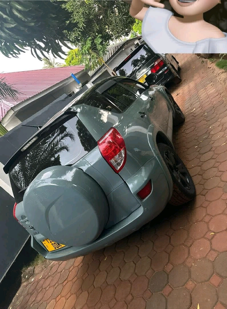 Used 2007 Toyota RAV4 SUV thumbnail 4