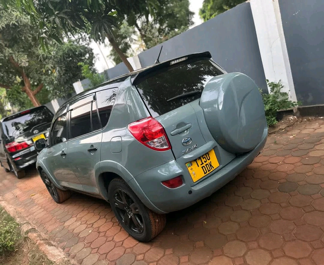 Used 2007 Toyota RAV4 SUV thumbnail 5