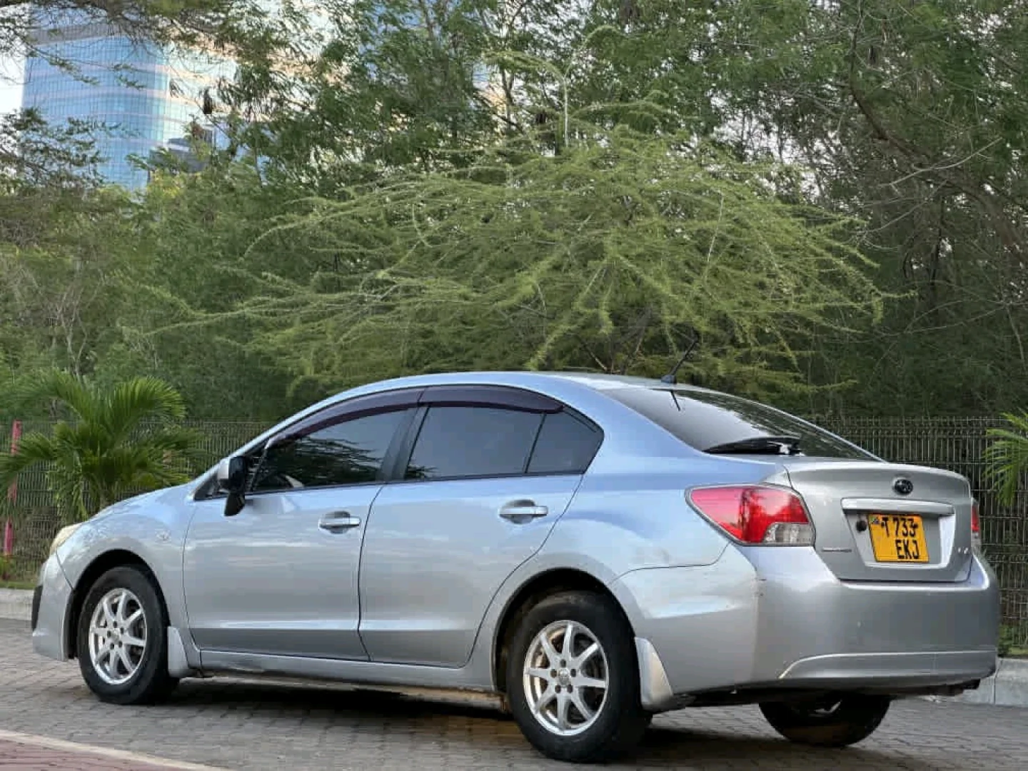 Subaru Impreza New Model G4 2014 Silver thumbnail 4