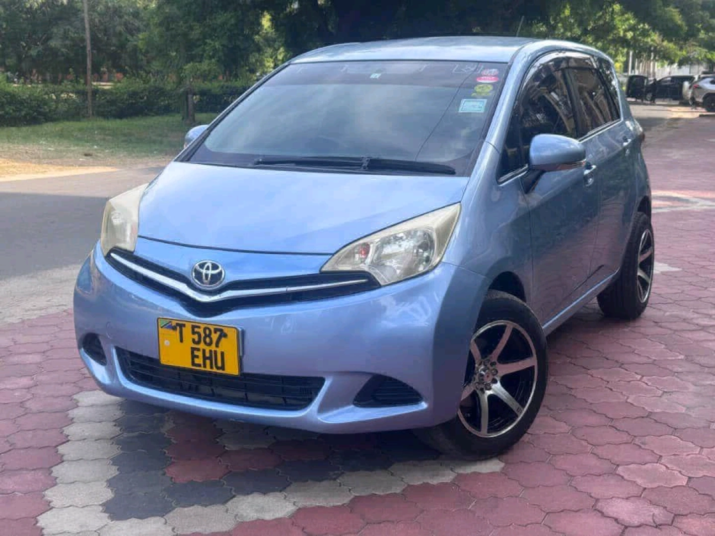 Toyota Ractis 2012 New Model Reg EHU thumbnail 2