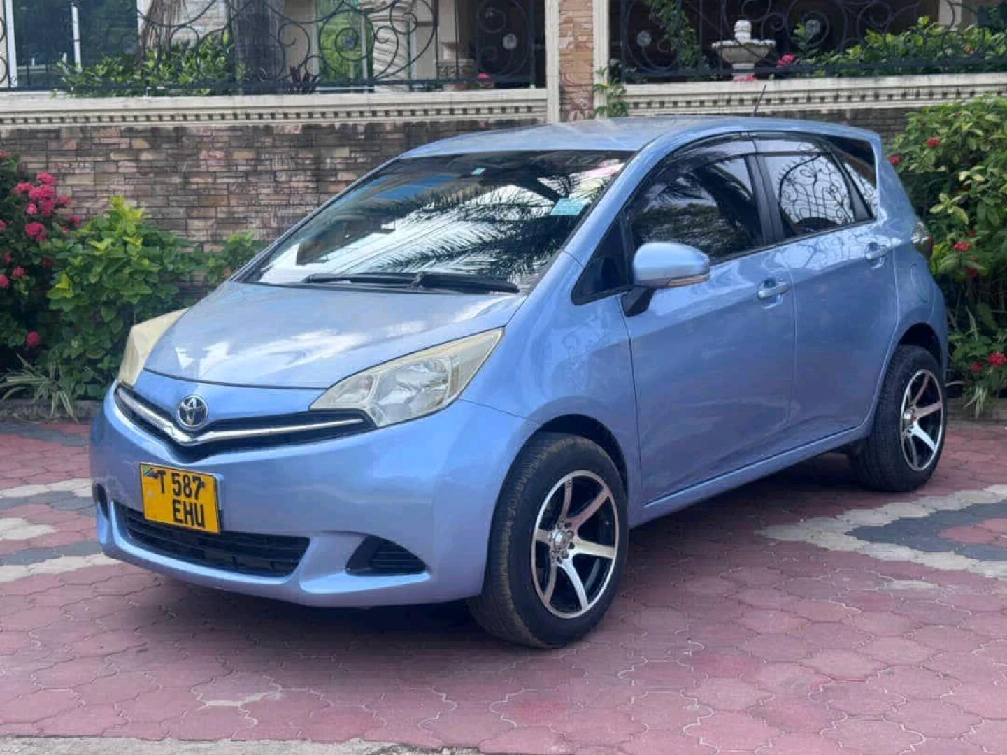 Toyota Ractis 2012 New Model Reg EHU thumbnail 3