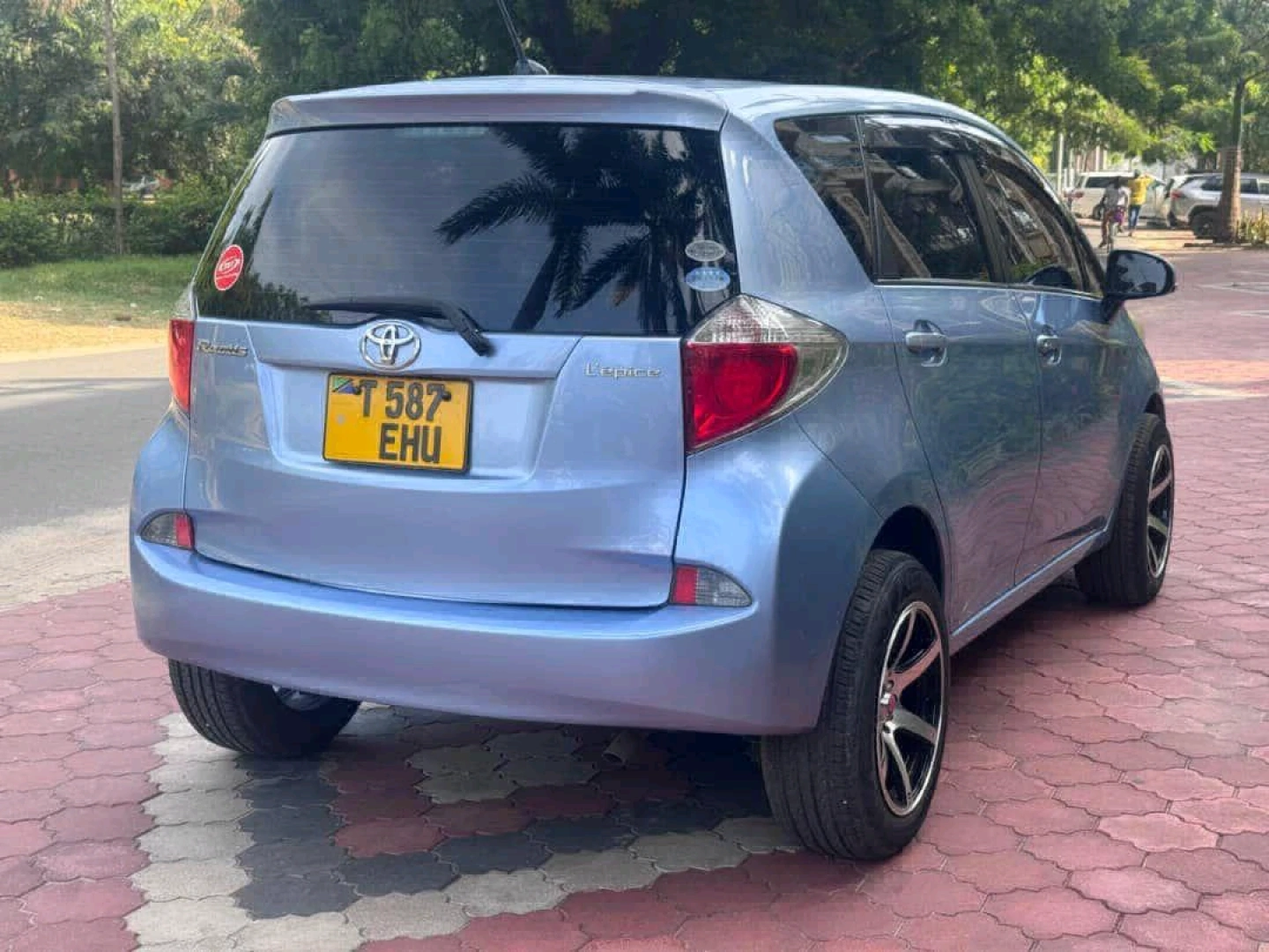 Toyota Ractis 2012 New Model Reg EHU thumbnail 4