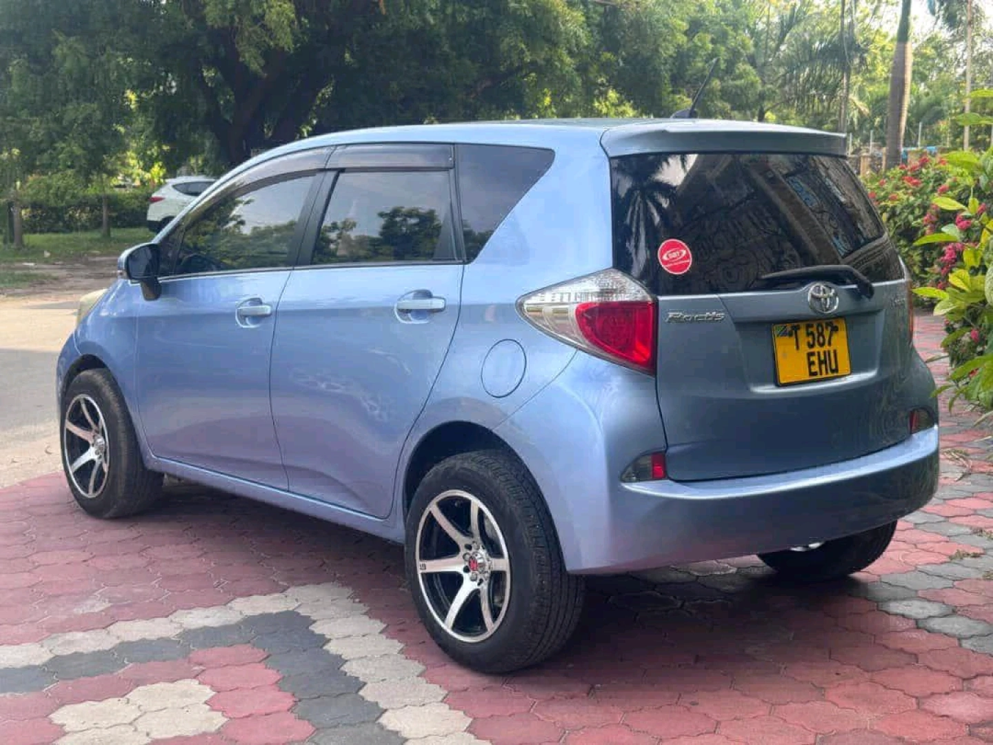 Toyota Ractis 2012 New Model Reg EHU thumbnail 5