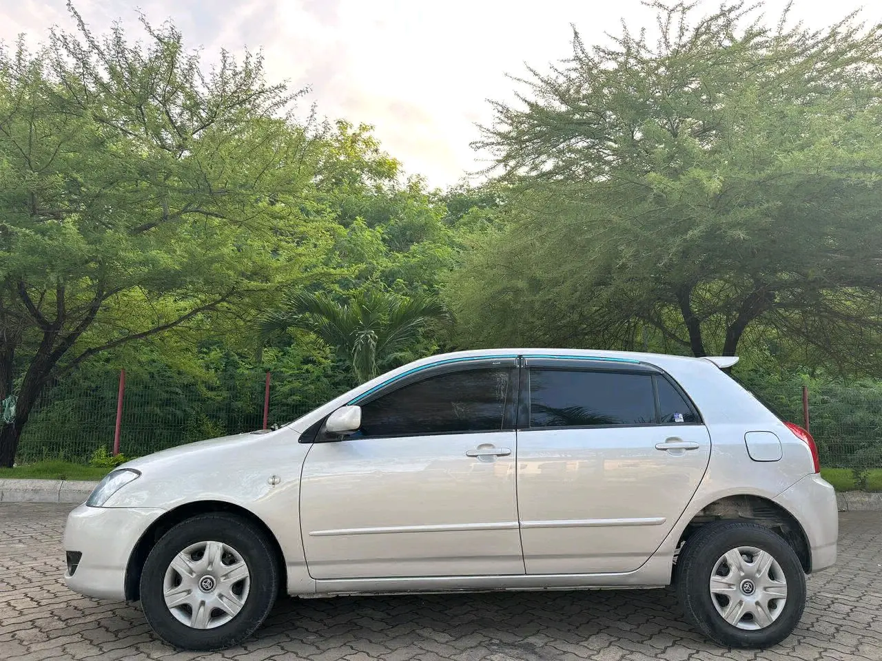 Toyota Runx 2005 (DGW) thumbnail 4