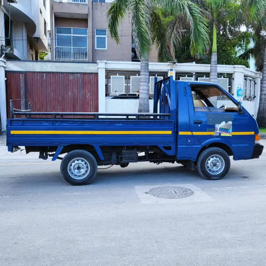 Blue Minivan/Small Truck for Sale thumbnail 7