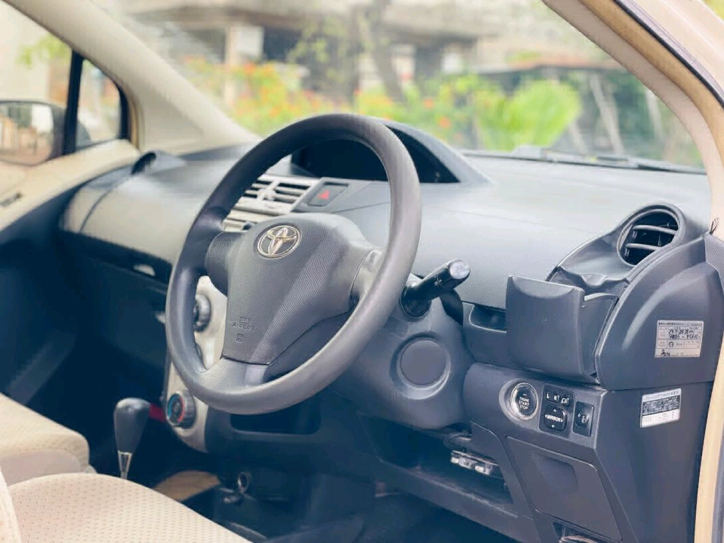 Toyota Vitz New Model 990cc Full AC thumbnail 2