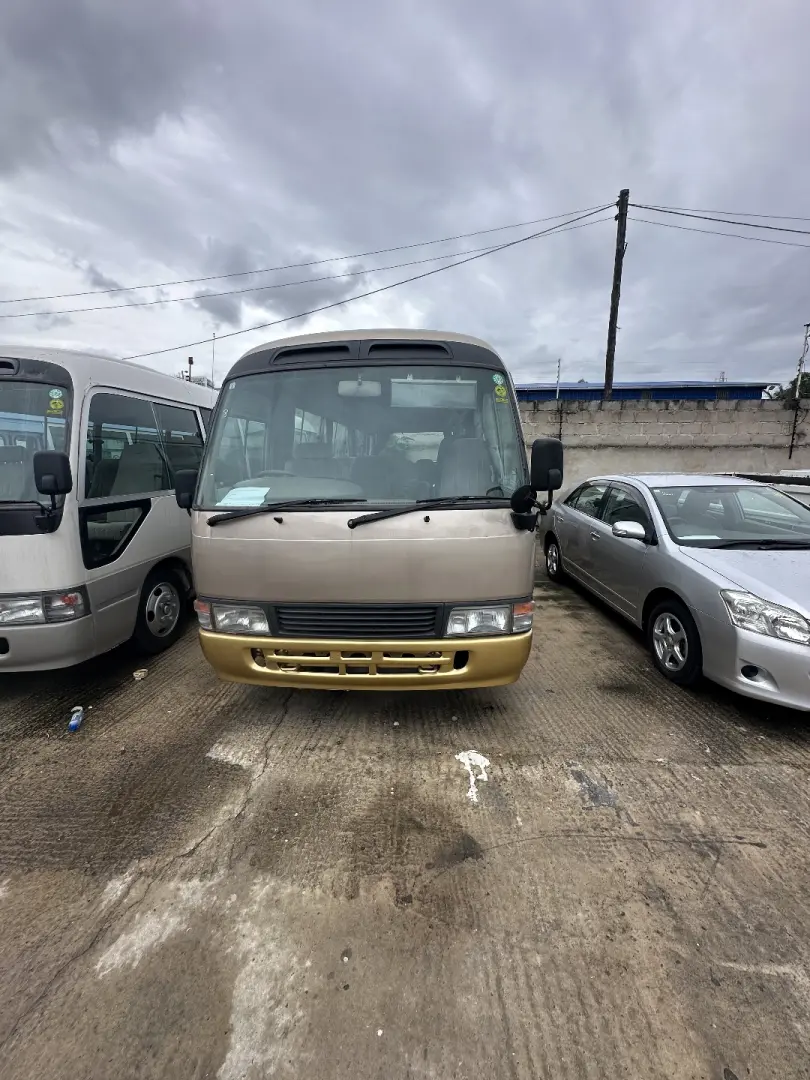 Toyota Coaster 2003 thumbnail 2