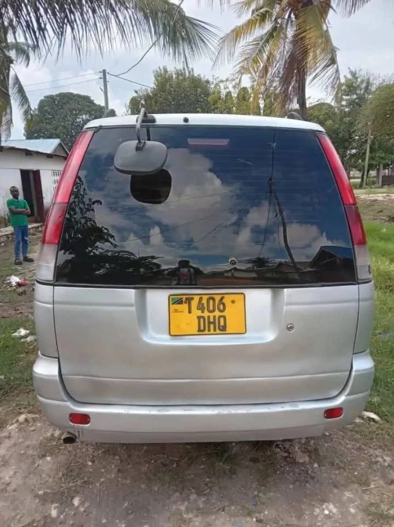 Toyota Noah SR40 Van for Sale T406DHQ thumbnail 3