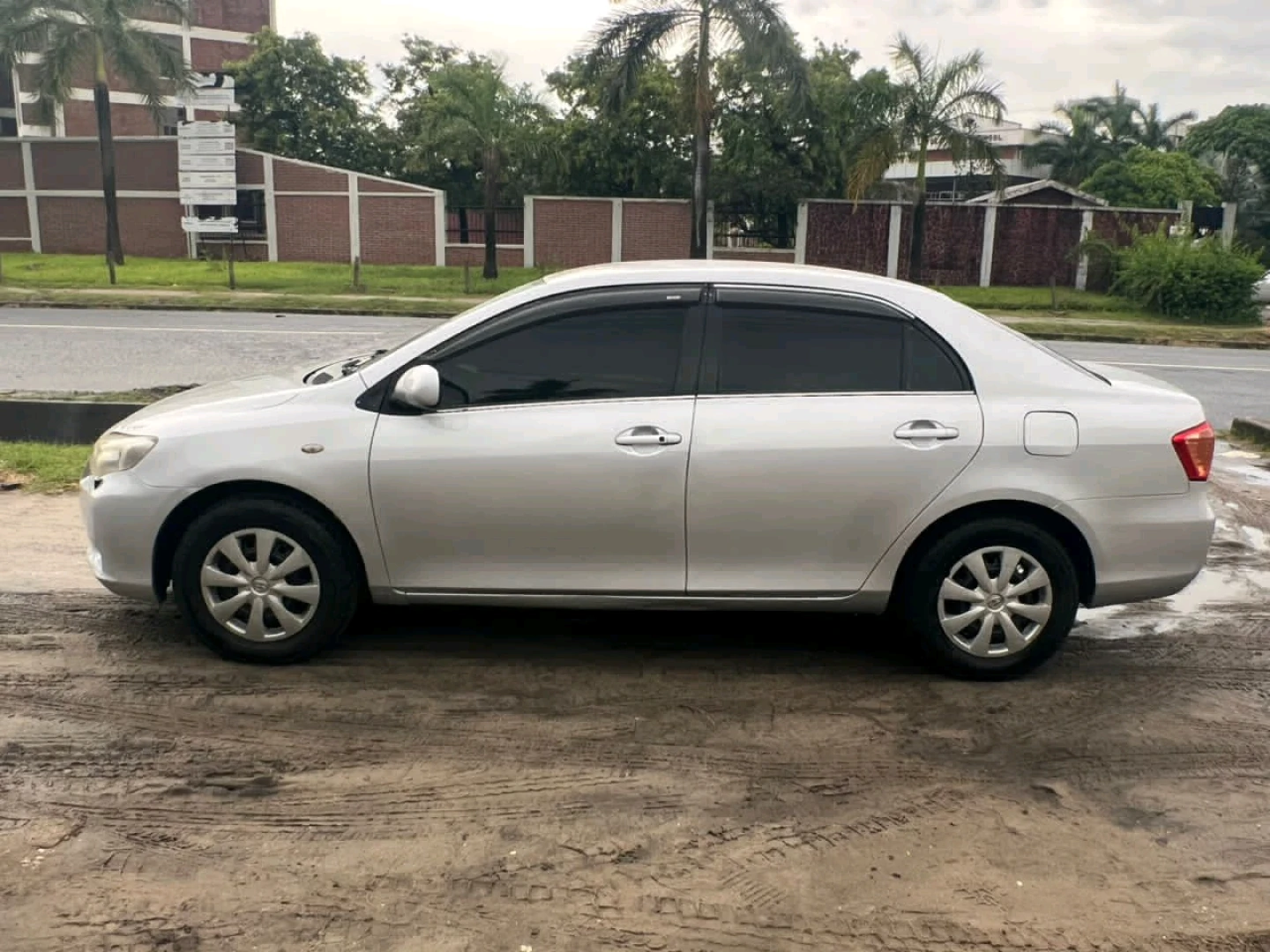 Toyota Axio 2008 (1490cc, Push Start) thumbnail 5