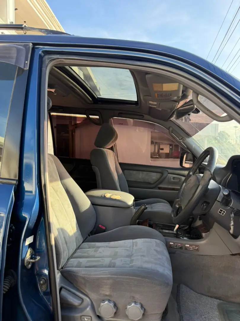 Toyota Land Cruiser VX 2002 thumbnail 8