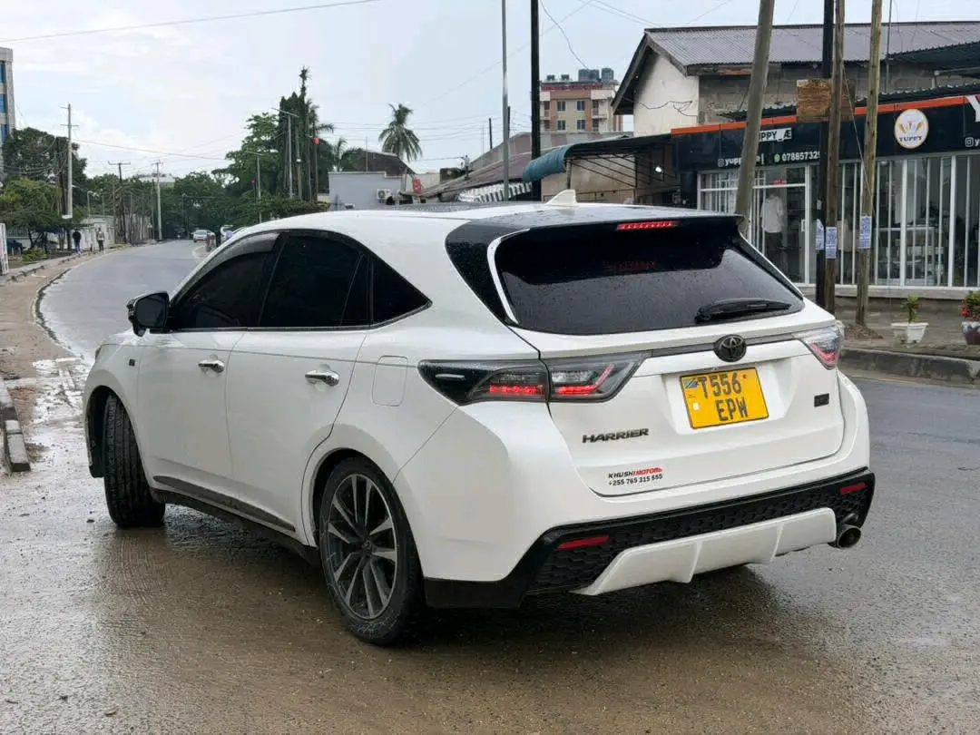 Toyota Harrier Anaconda kwa Mauzo thumbnail 3