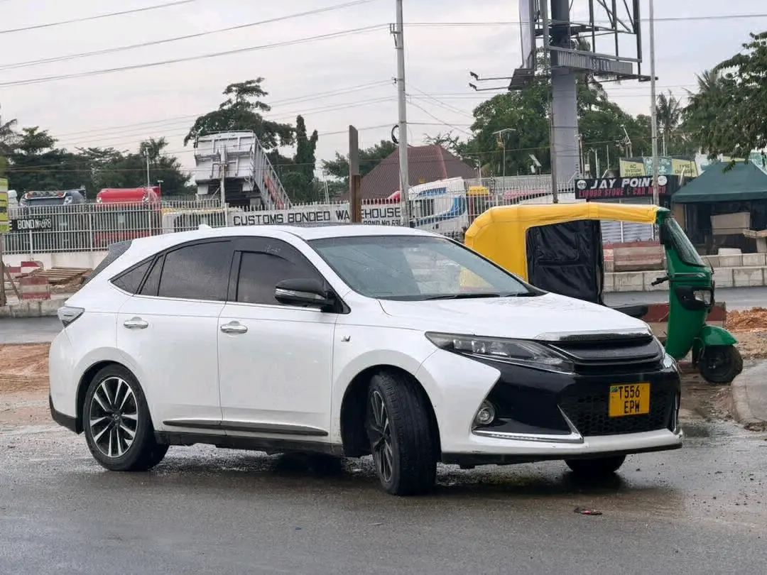 Toyota Harrier Anaconda kwa Mauzo thumbnail 7