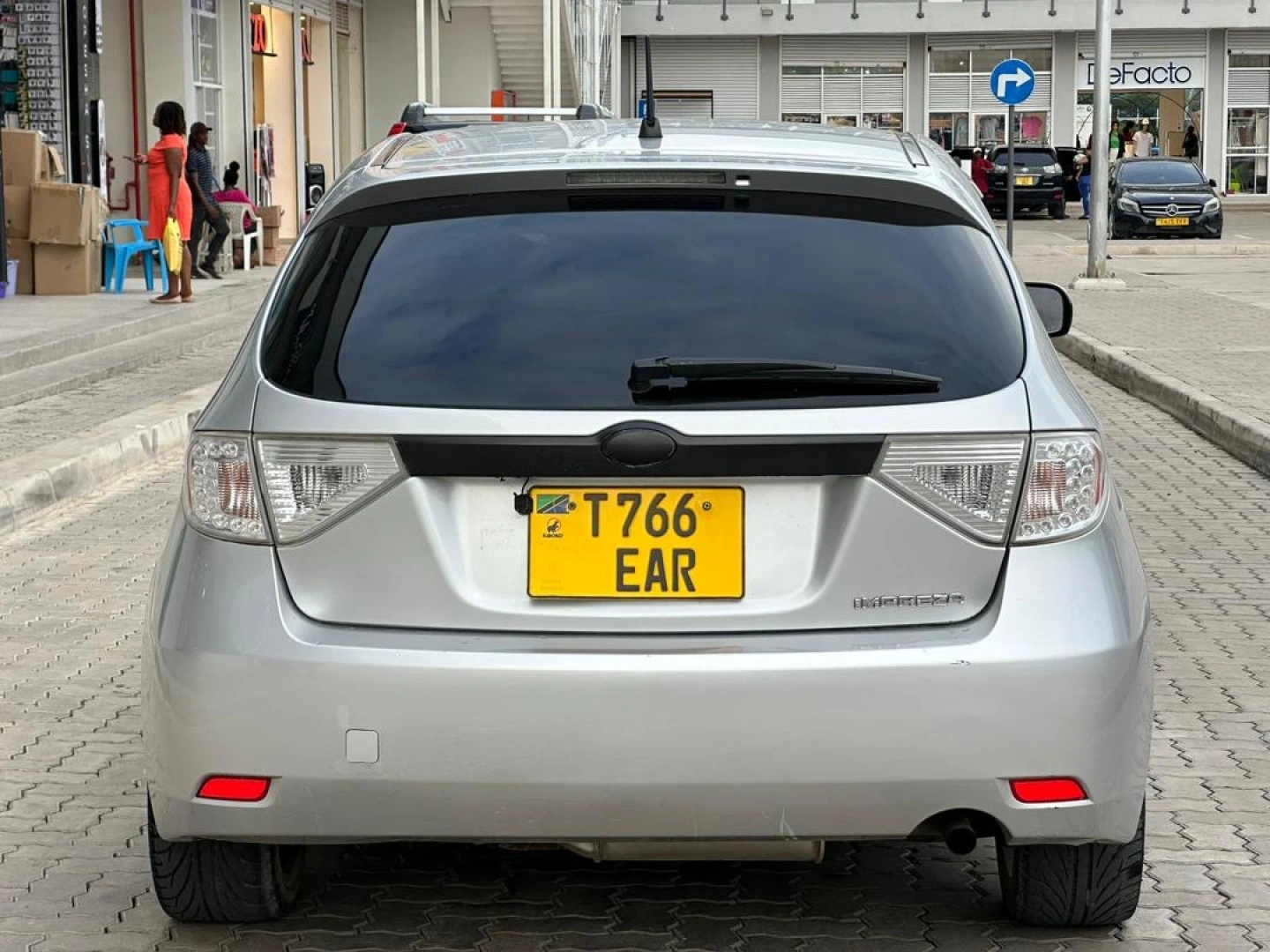 Silver Subaru Impreza Sedan 2010/2011 thumbnail 2