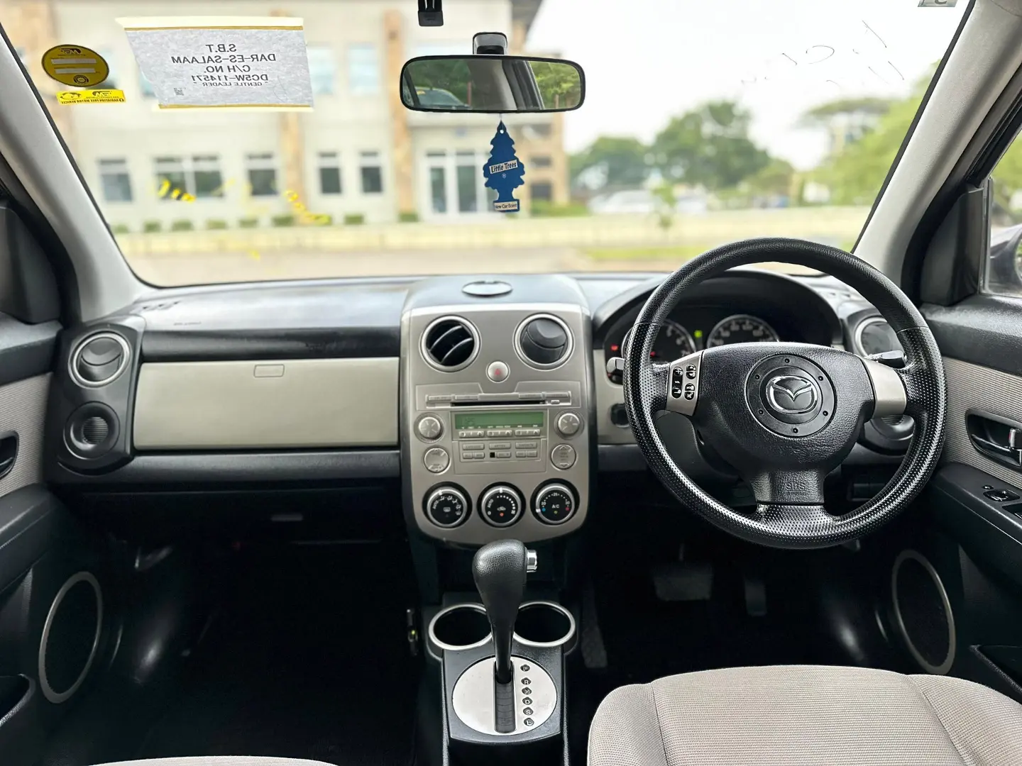 Mazda Verisa 2005 thumbnail 4