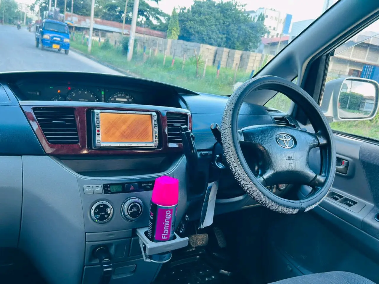 Toyota Noah 2005 (DMR) thumbnail 4