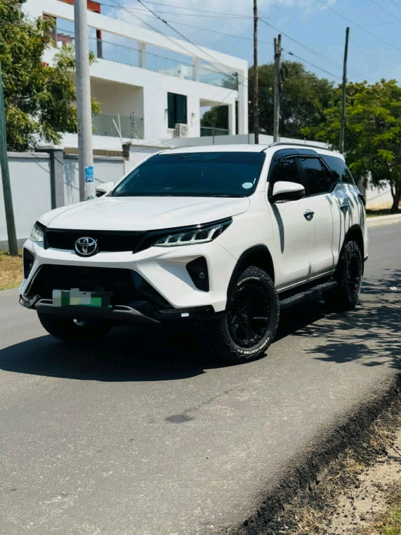 Toyota Fortuner 2023 4X4 New Arrival thumbnail 4