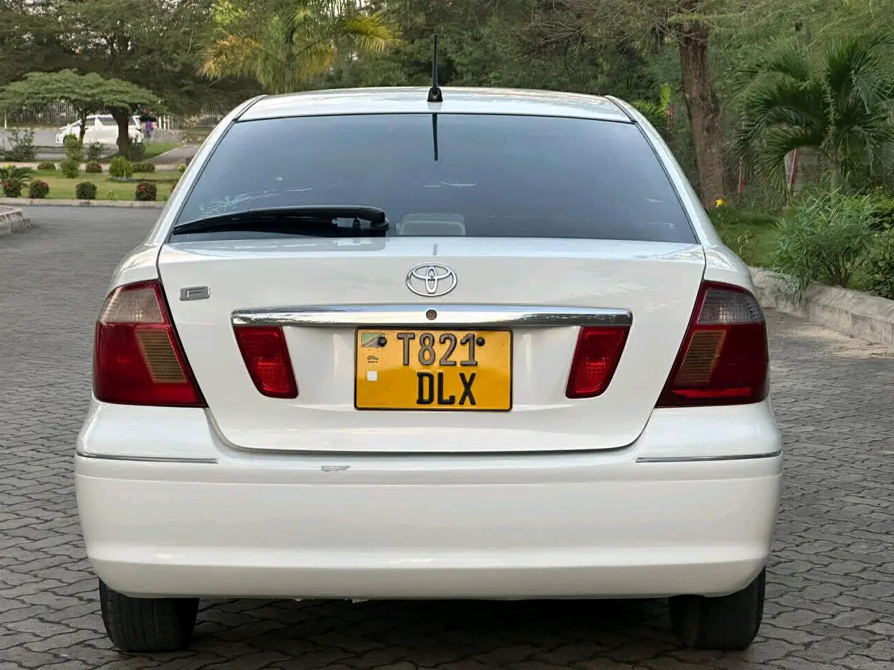 Toyota Premio F 2004 thumbnail 2