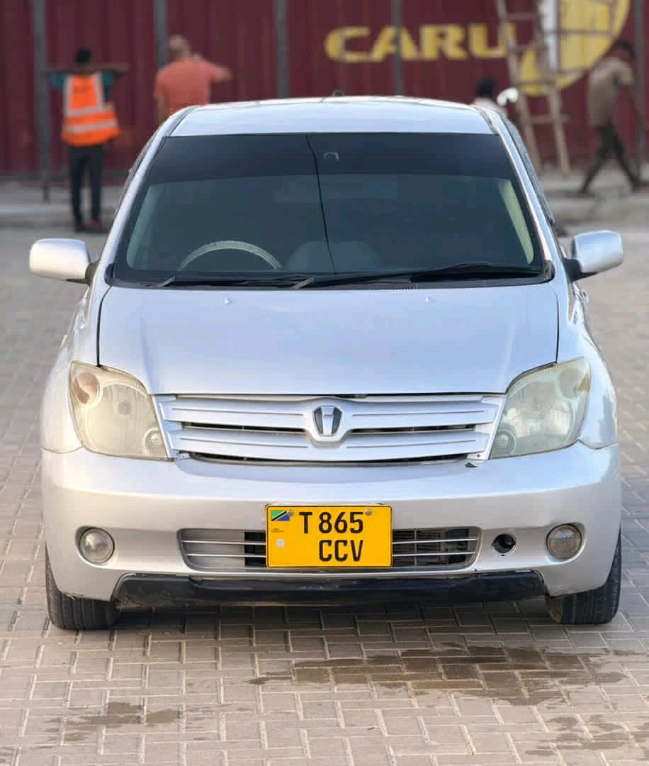 Toyota Ist CCV Full AC Music System
