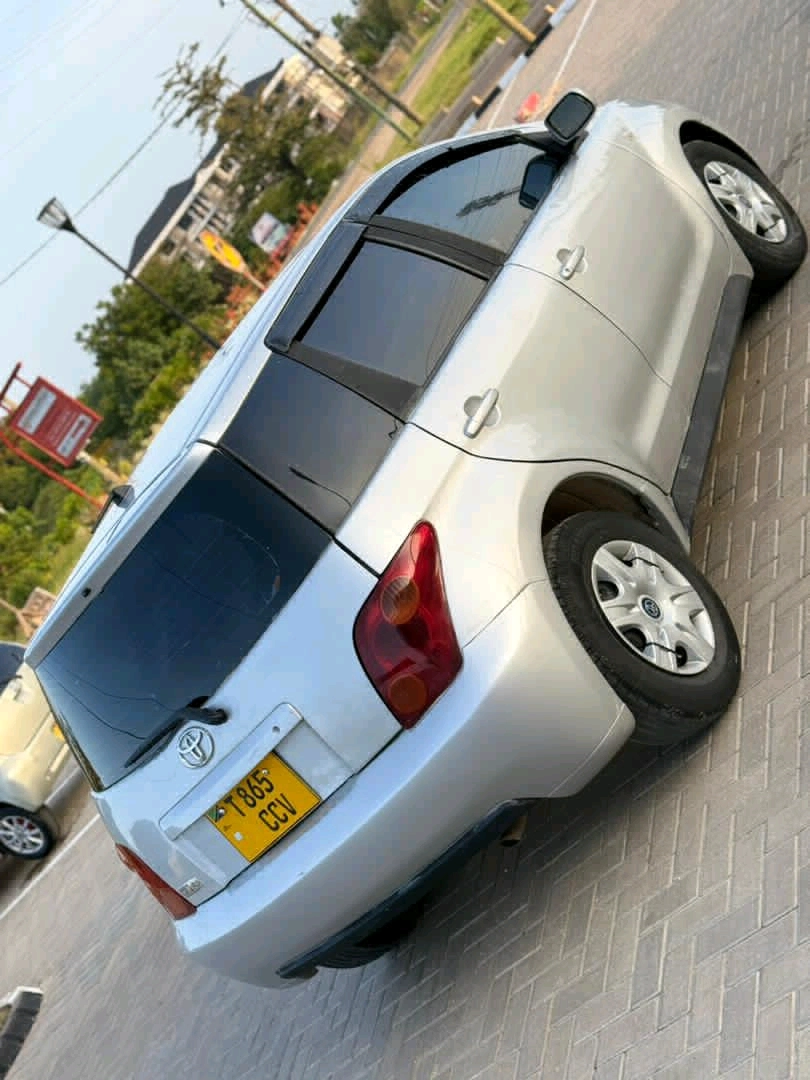 Toyota Ist CCV Full AC Music System thumbnail 2