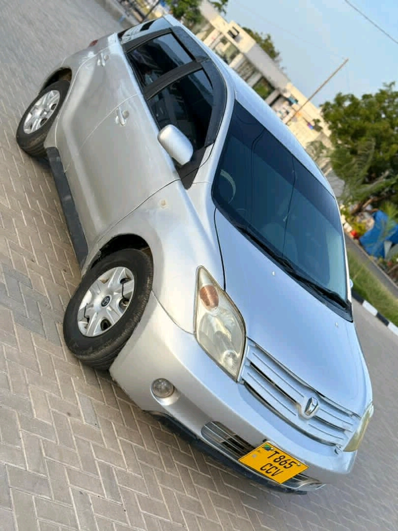 Toyota Ist CCV Full AC Music System thumbnail 6