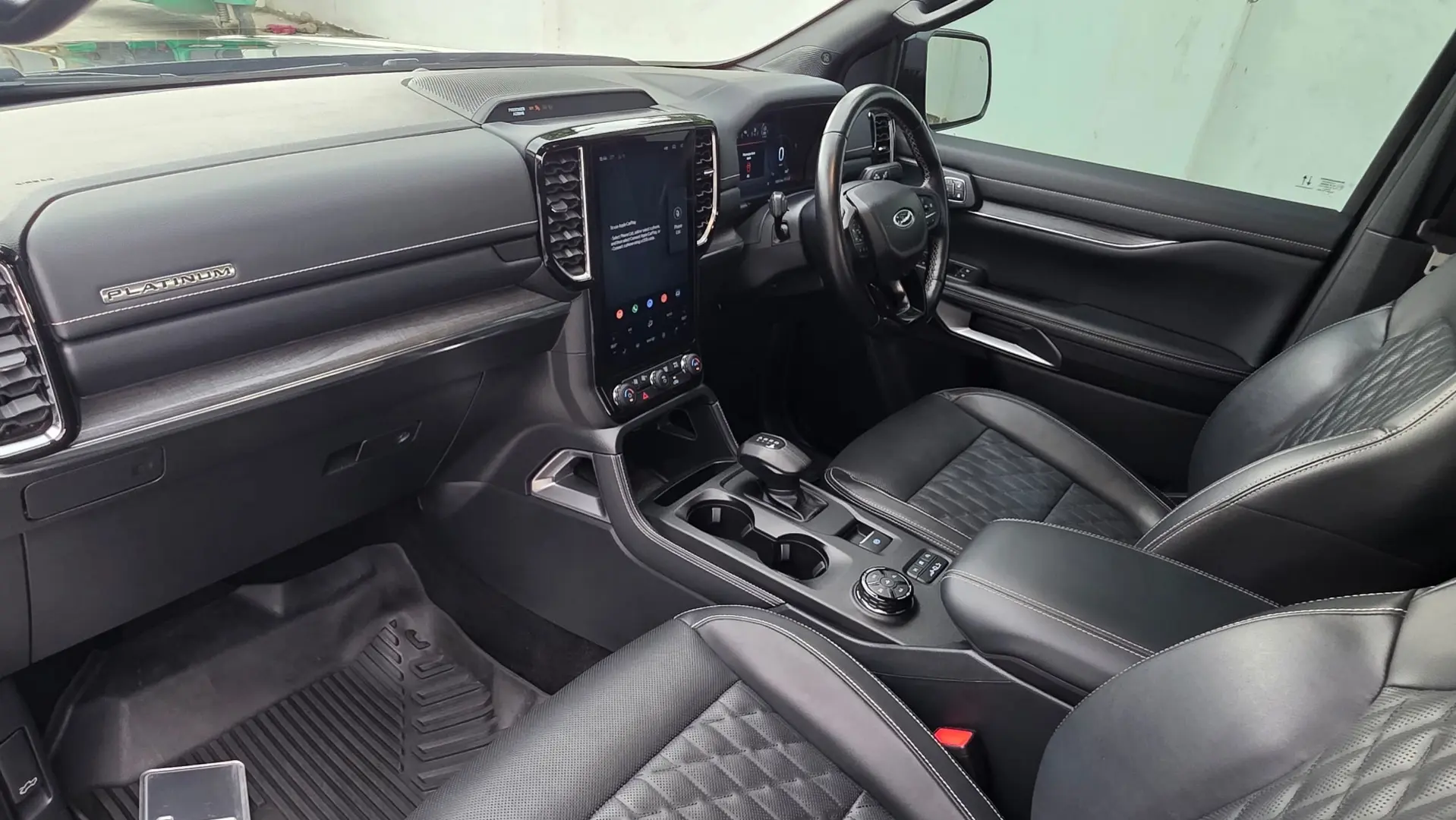 2025 Ford Ranger Platinum Edition thumbnail 3
