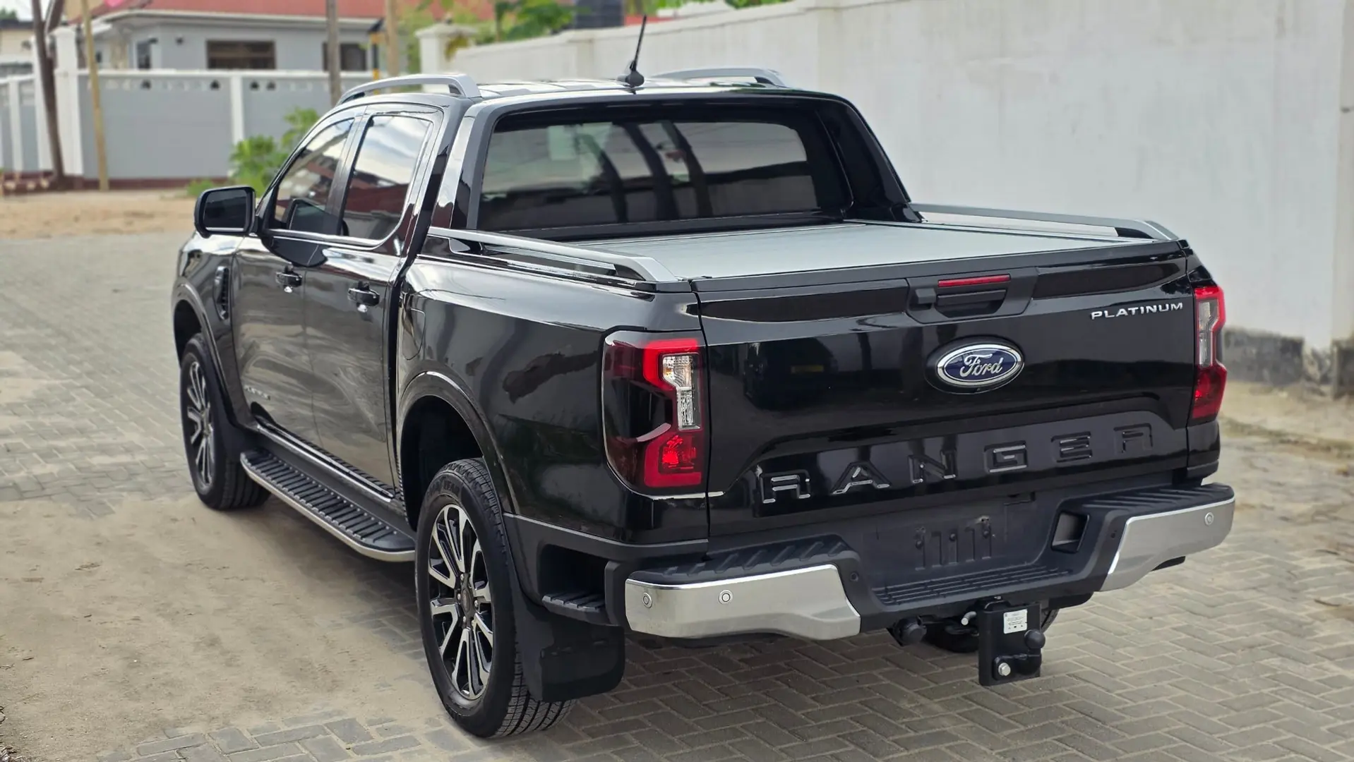2025 Ford Ranger Platinum Edition thumbnail 4