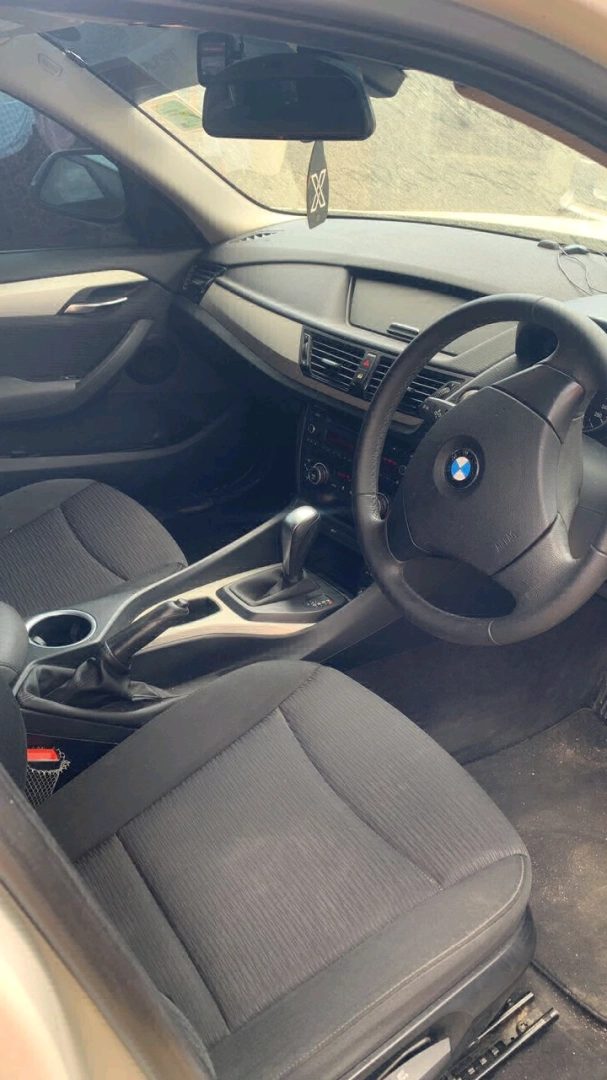 White BMW X1 SUV for Sale in Zanzibar thumbnail 3