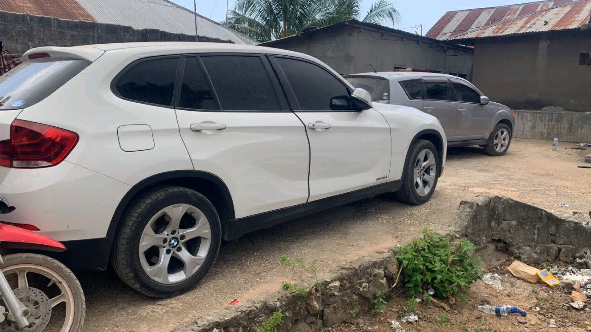 White BMW X1 SUV for Sale in Zanzibar thumbnail 4