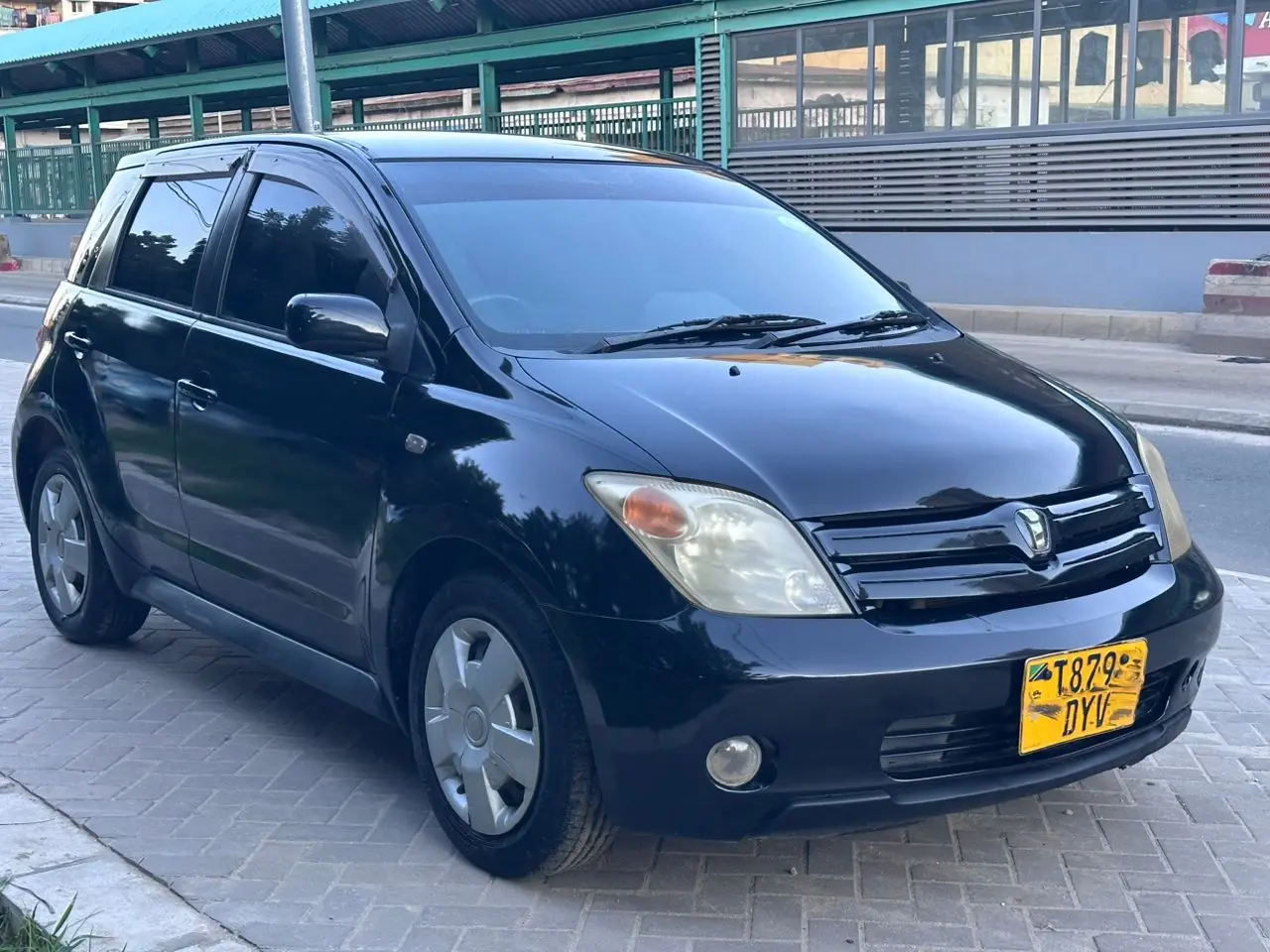 Toyota Ist 2004 thumbnail 4